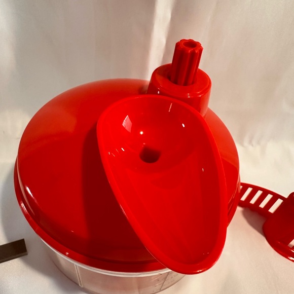 EUC Tupperware Red Quick Chef Food Processor Chopper Salad Spinner Whisk 4 cup - Picture 3 of 12